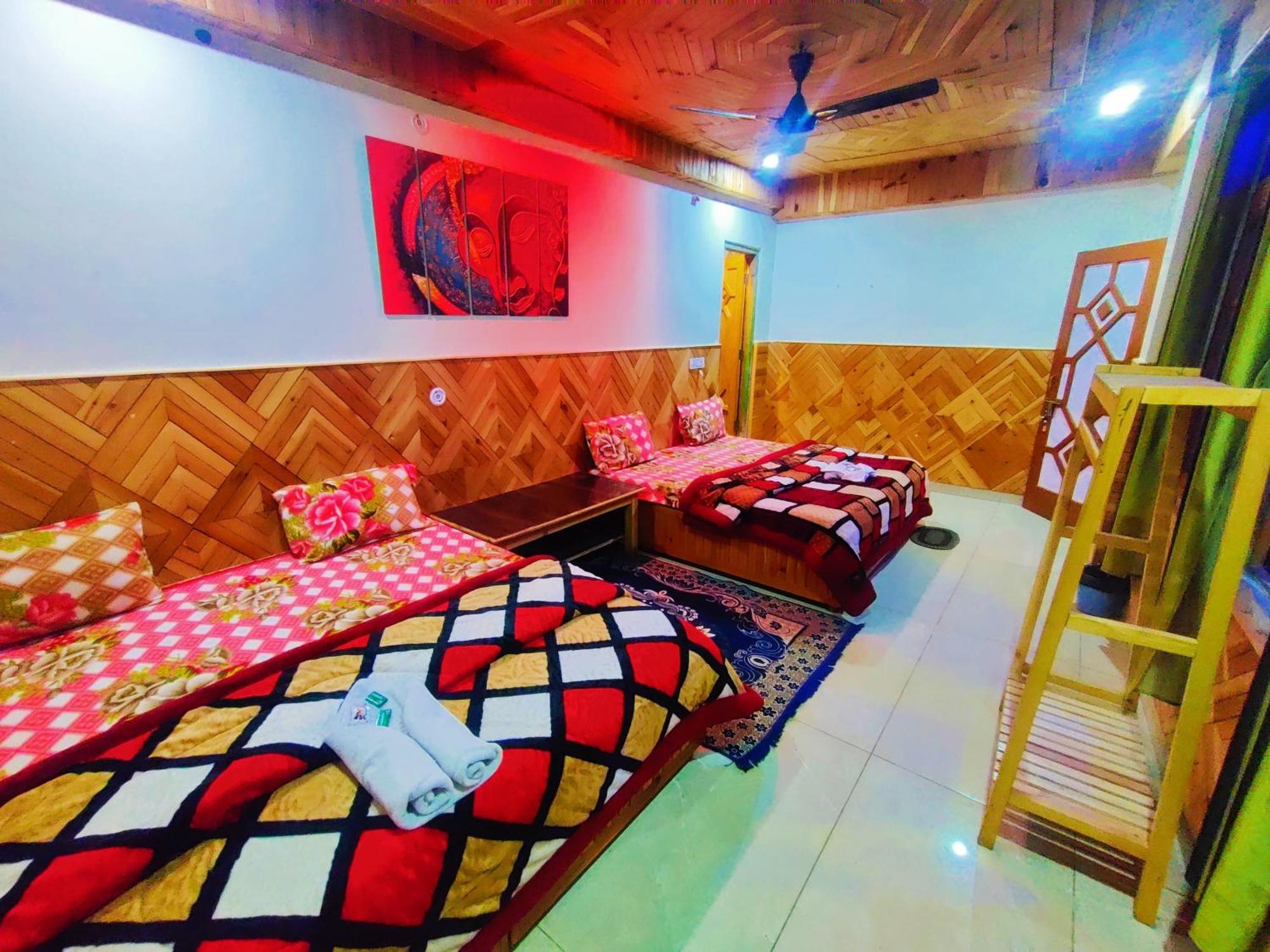 Chalo Chhalal Hotel & Cafe กาซอล ภายนอก รูปภาพ